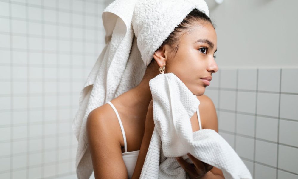 Uses of Shower Gel and why is it used by women as a part of their daily lives