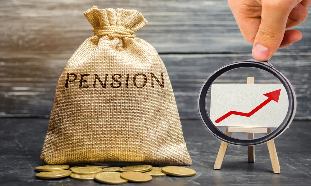 Annuity vs Pension Drawdown in the UK: Which is Better?